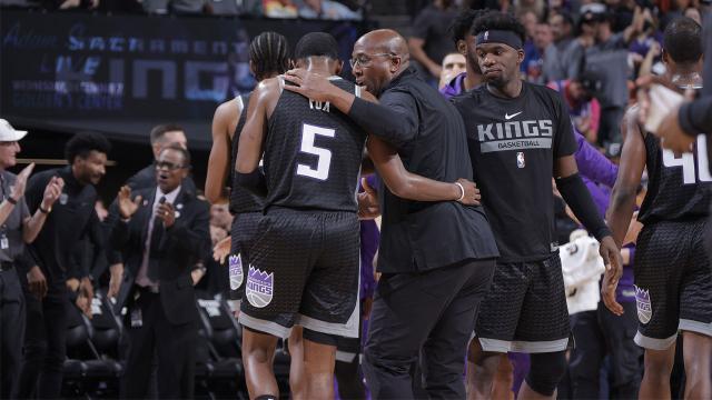 1680192621056085766.jpg De-Aaron-Fox-Mike-Brown-Getty-1244193537.jpg